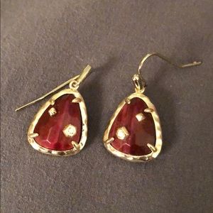 ✨Kendra Scott earrings✨